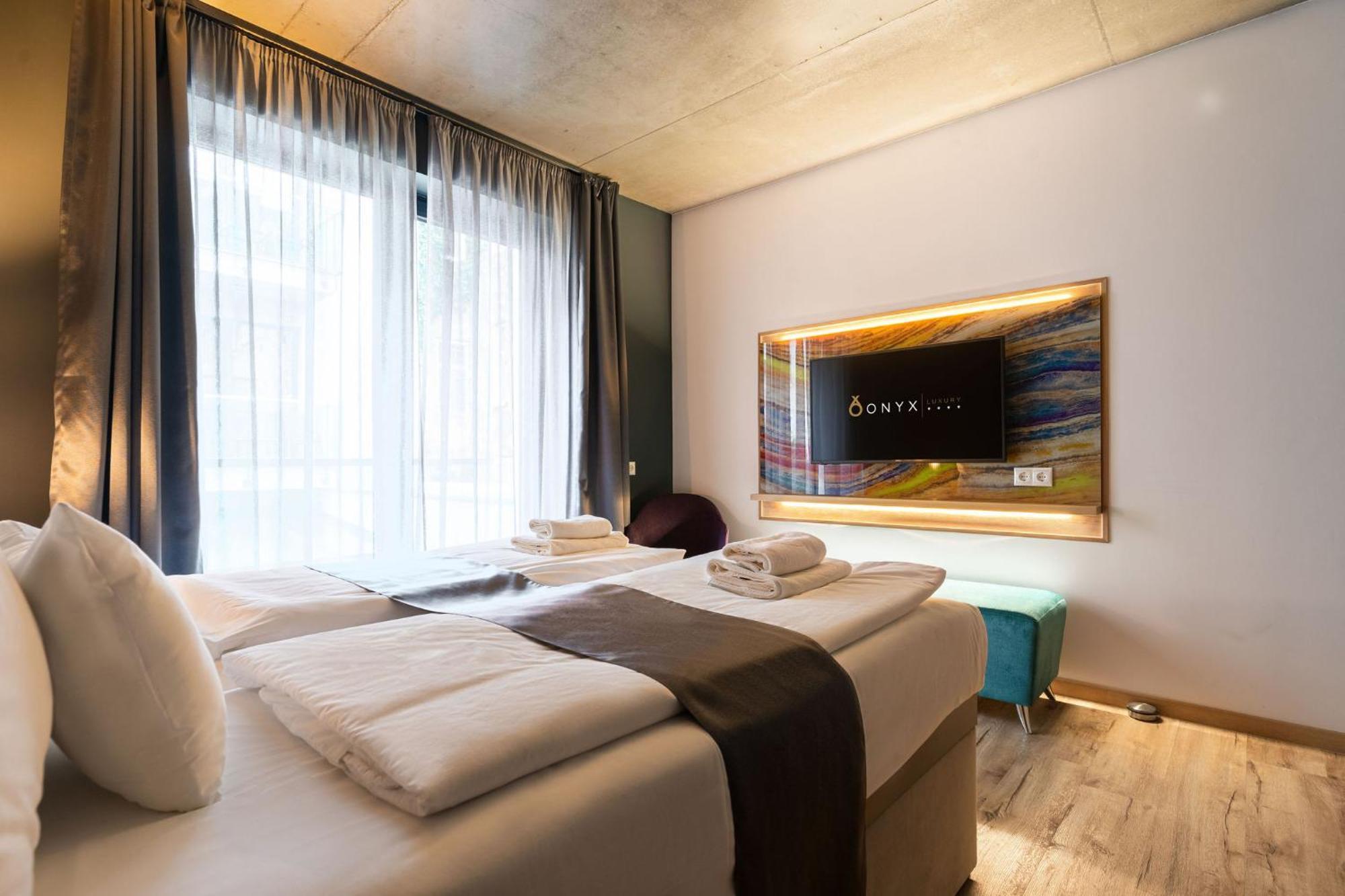 Onyx Luxury Budapest Eksteriør billede